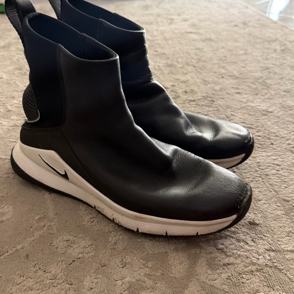 Nike Rivah High top Premium Leather Sneakers size 8